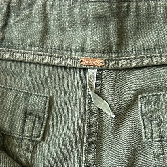 Free People Distressed Boho Revival Cargo Shorts Women’s Size 6 100% Cotton - Picture 4 of 5